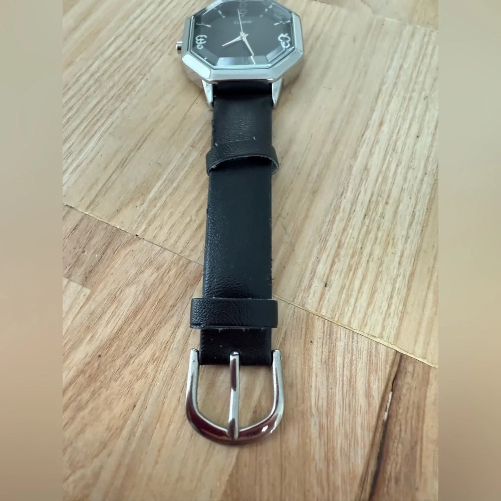 Unbranded black dial octagonal fashion watch NEW BATTERY